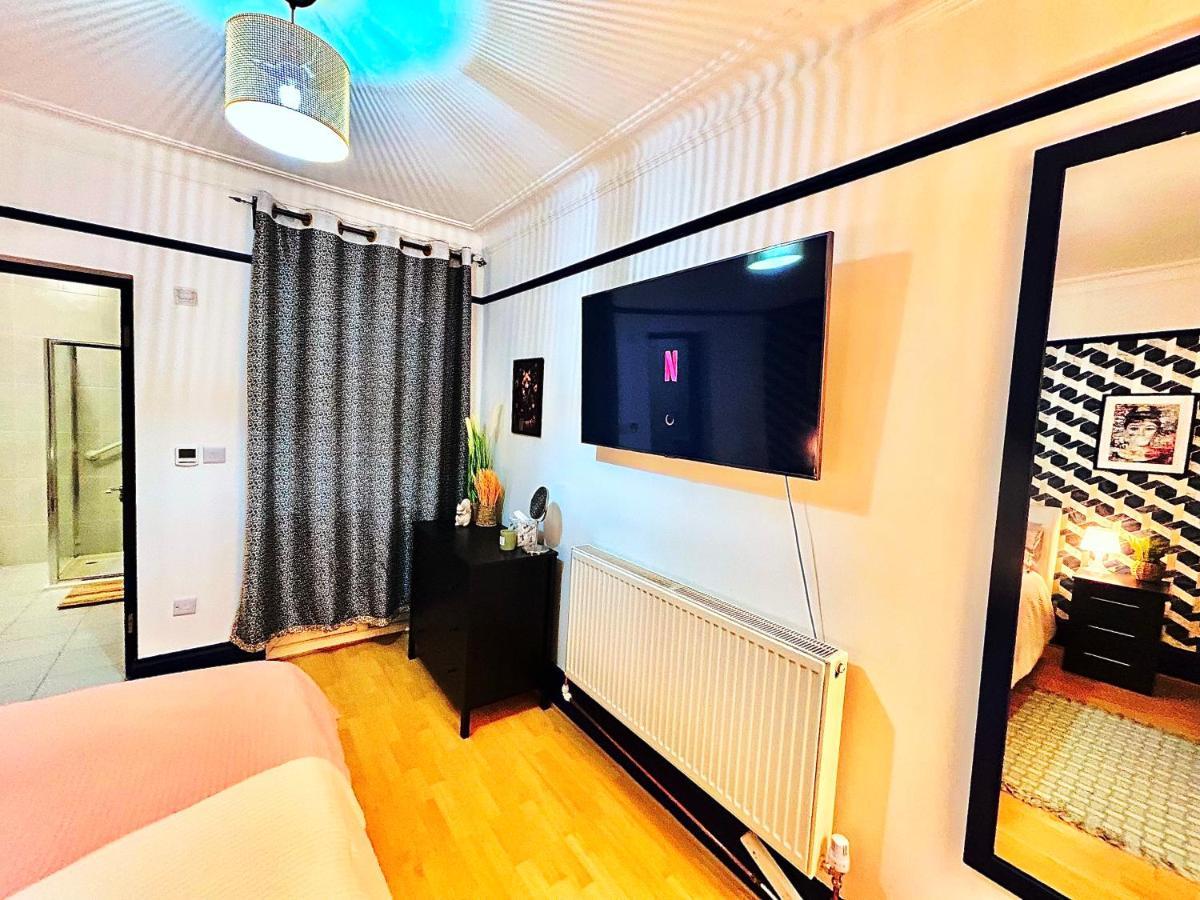 Rest Boutique Golders Green لندن المظهر الخارجي الصورة