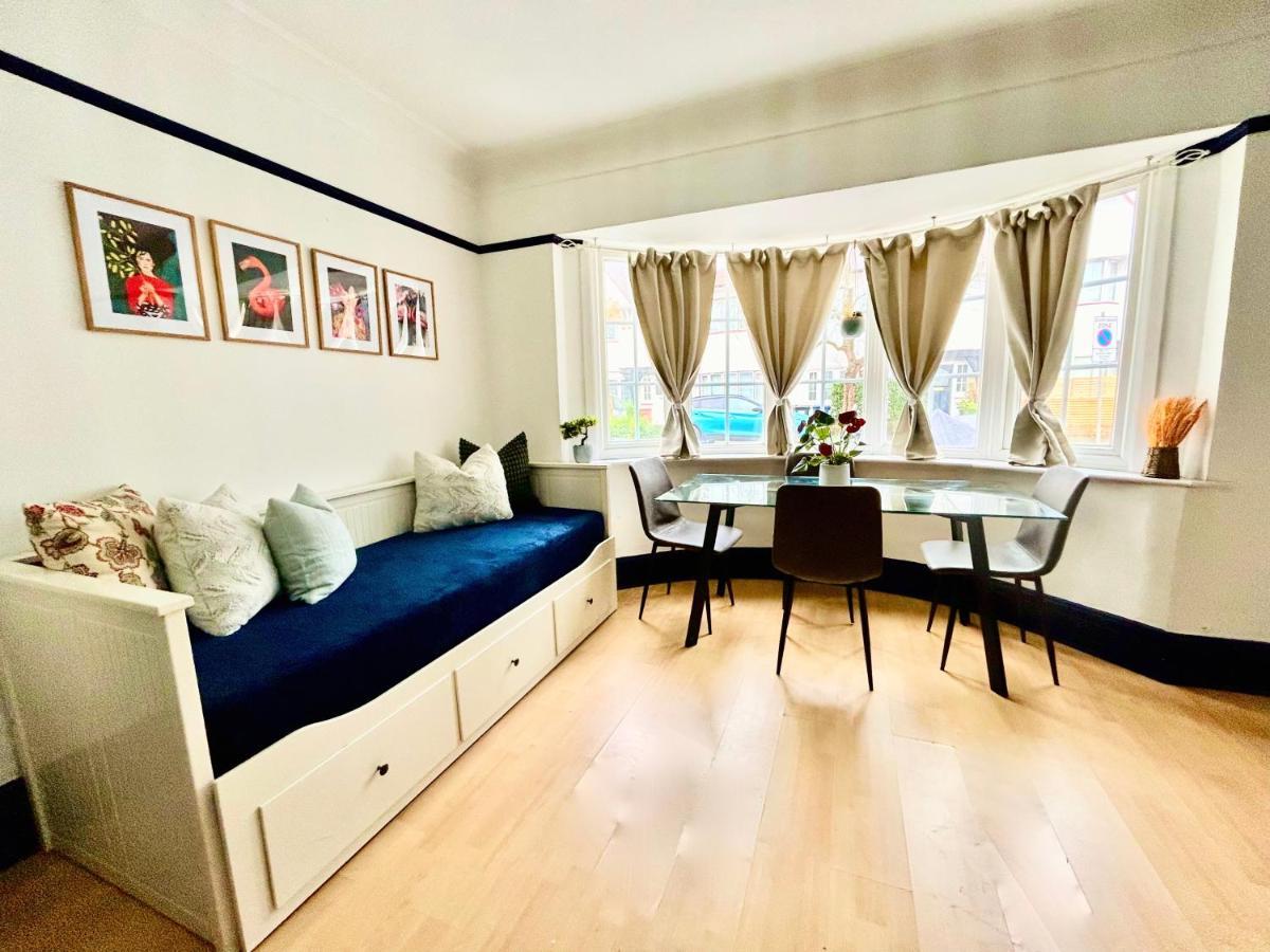 Rest Boutique Golders Green لندن المظهر الخارجي الصورة
