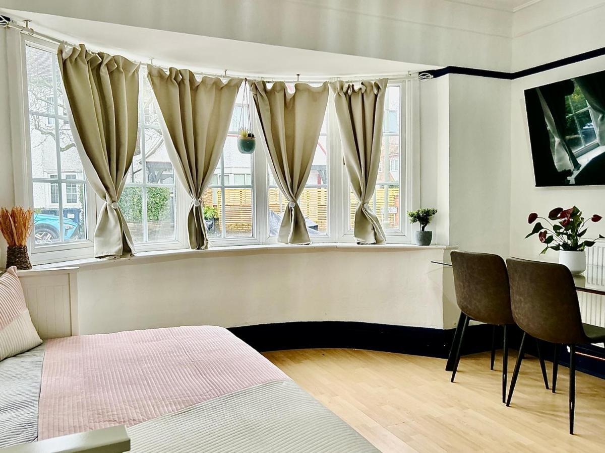 Rest Boutique Golders Green لندن المظهر الخارجي الصورة
