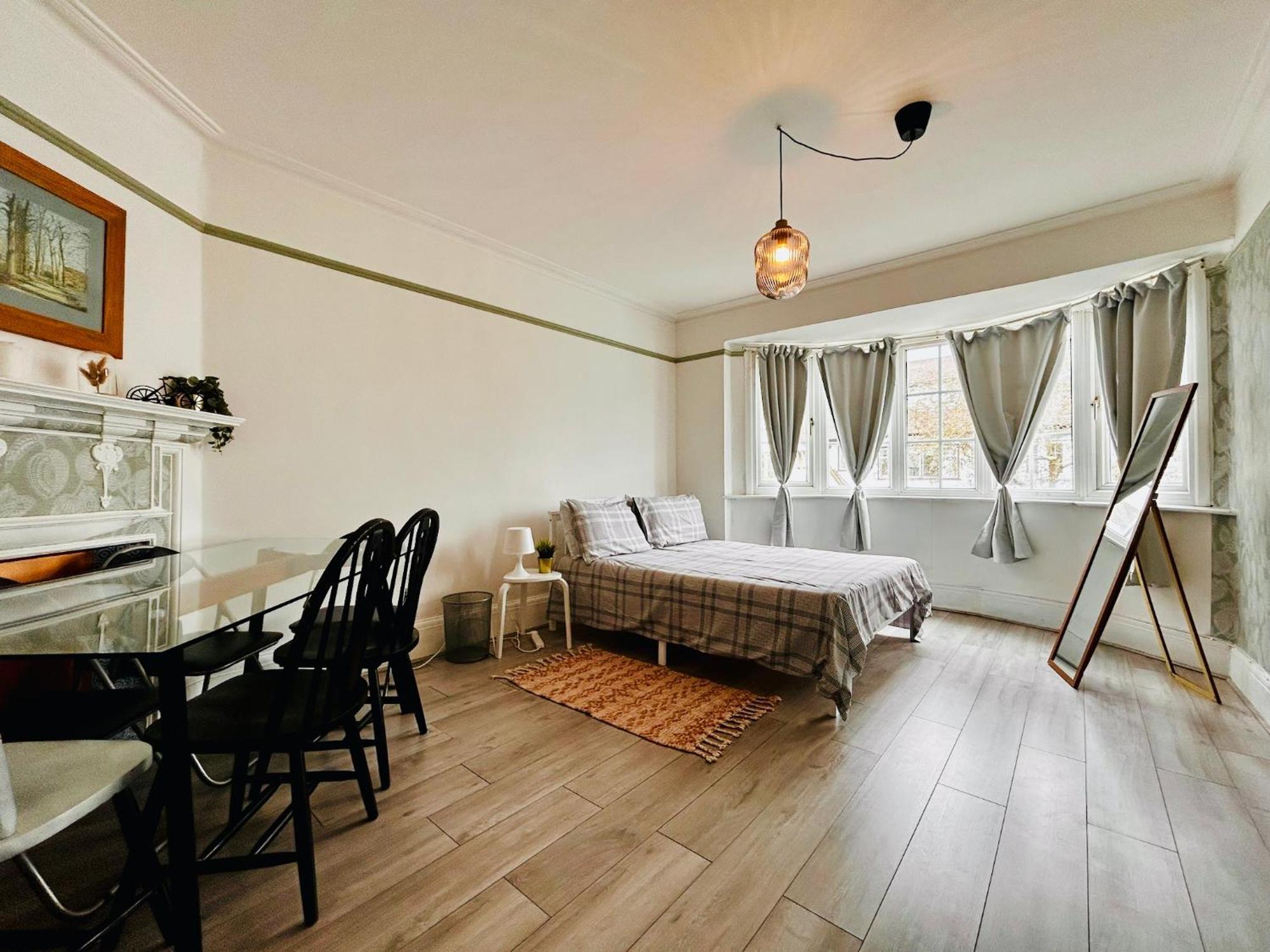 Rest Boutique Golders Green لندن المظهر الخارجي الصورة